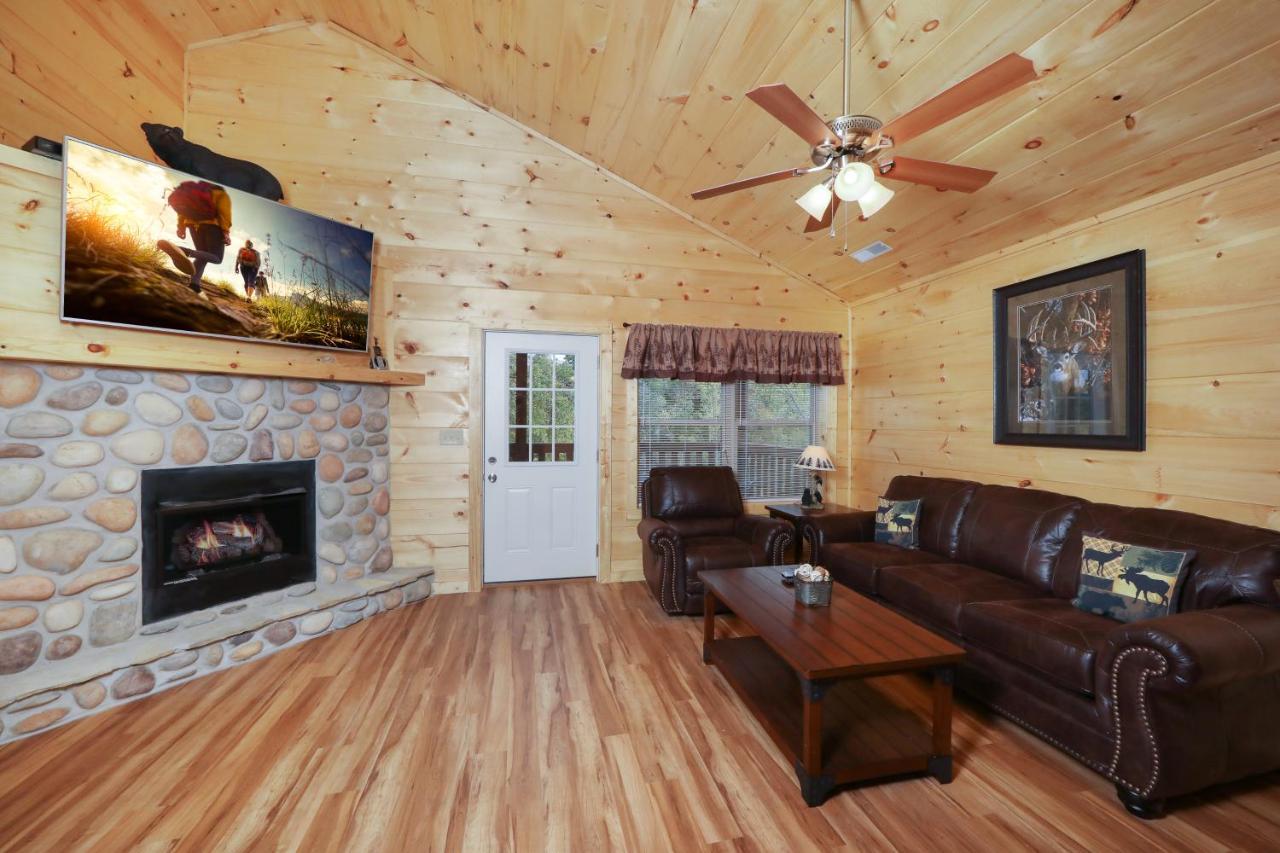 Deer Pass Lodge Pigeon Forge Exterior photo